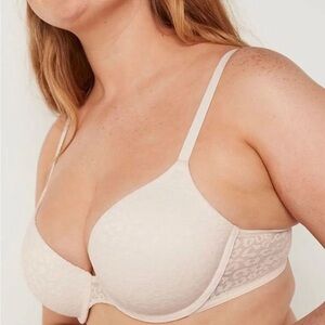 VS Pink Wear Everywhere T-Shirt Lightly Lined Bra